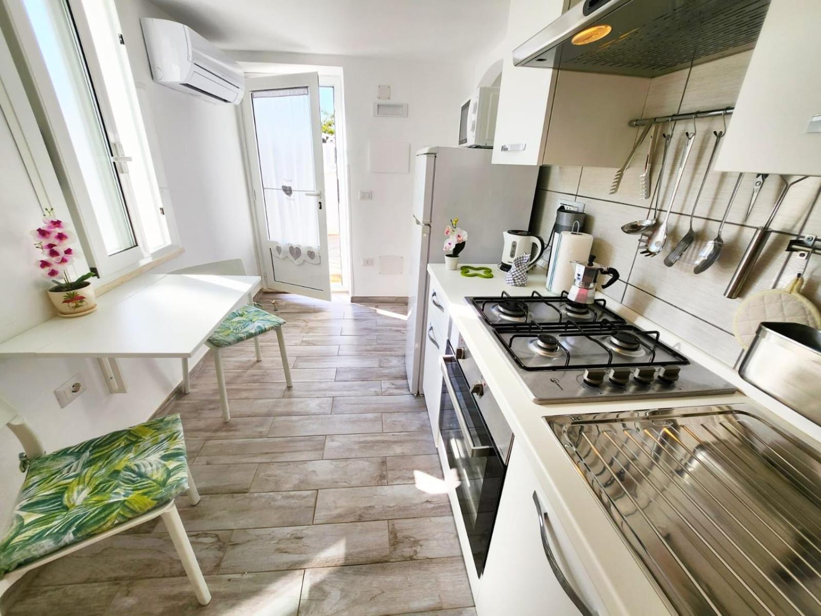 Casa Al Mare Orchidea - Motoparking - Wifi Free - Ac Cala Gonone Exterior foto